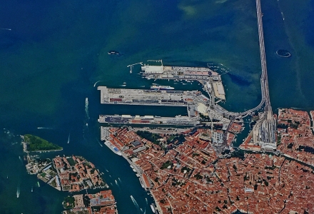 Fusina Port: Electrification of the Berths